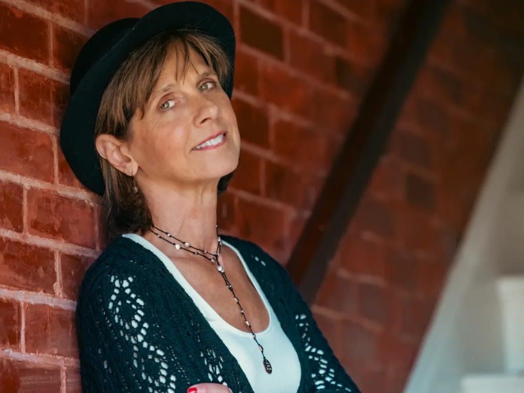 Paula Clare